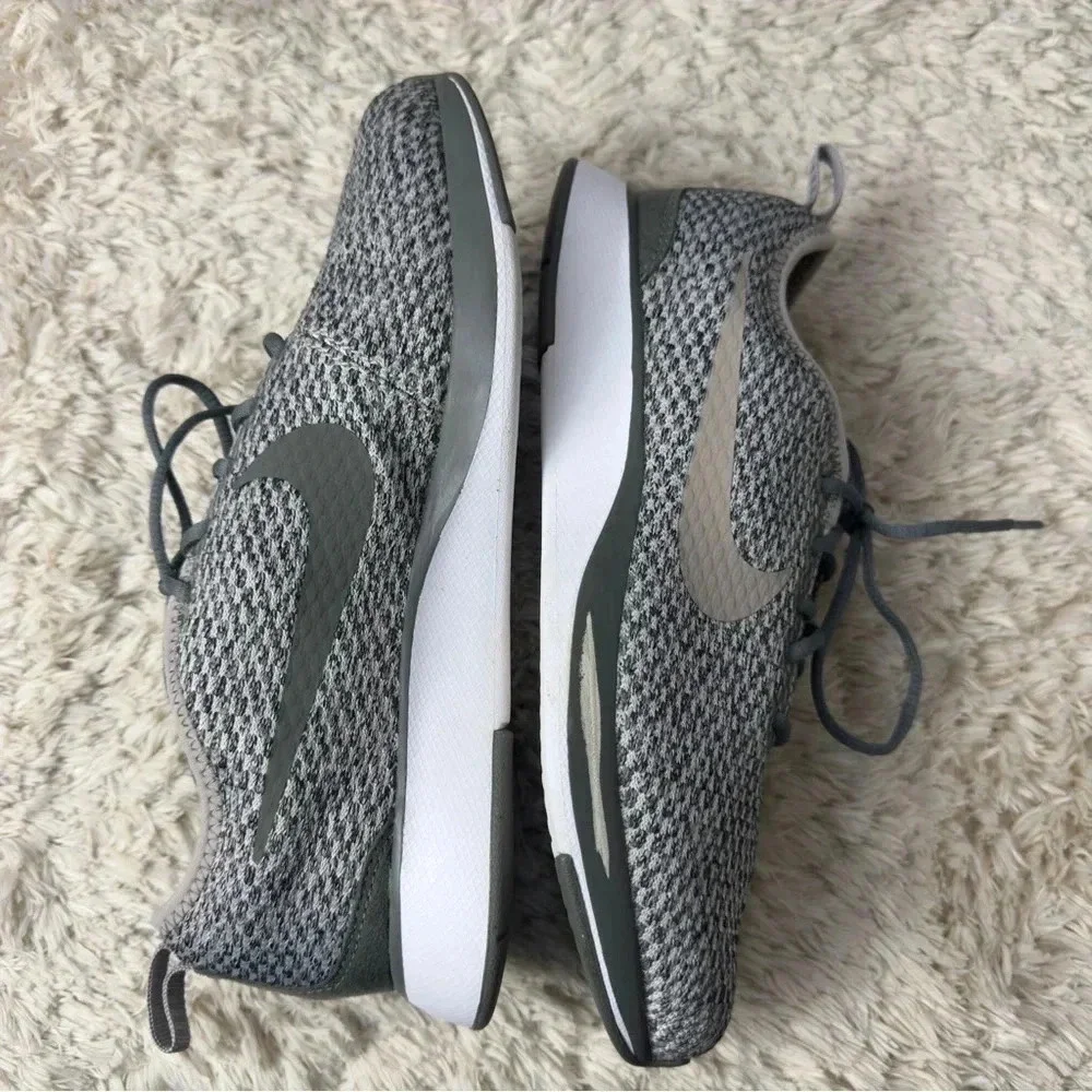 Nike Youth Dualtone Racer Running shoes size 5.5Y